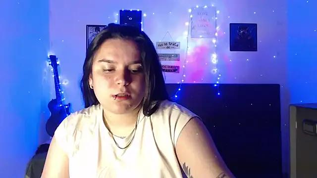 Nika_1_ — montrer la chatte