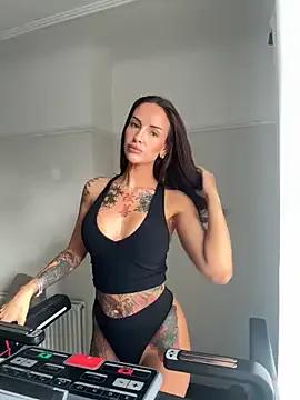 Nikki__Foxx on StripChat 