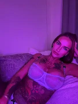 Nikki__Foxx on StripChat 