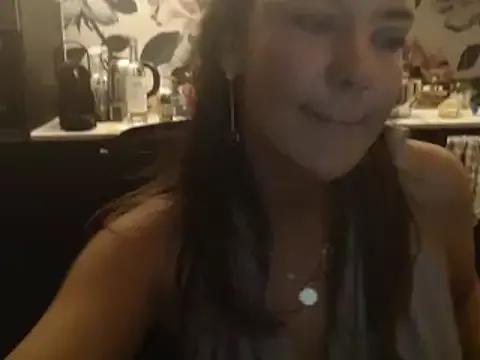 Nina24 on StripChat 