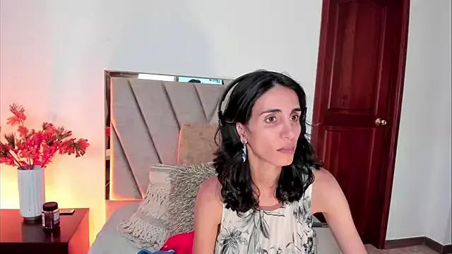 Nina_Cavaali on StripChat 