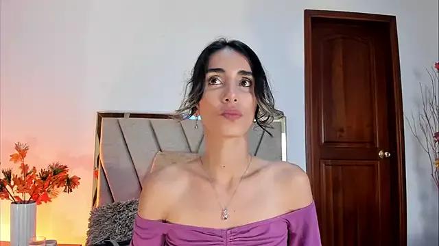 Nina_Cavaali on StripChat 