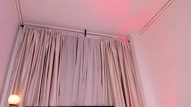 Nina_Cavaali on StripChat 