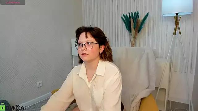 Nina_Lunaa on StripChat 