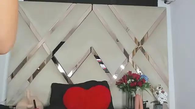 ninaht on StripChat 