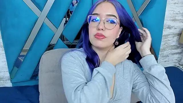 ninamedux on StripChat 