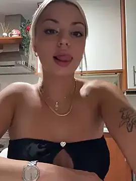 Noeliagglow — Freechat on StripChat