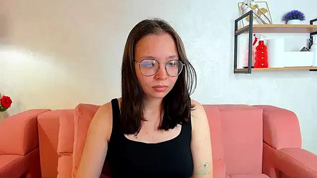 Noora_Moore on StripChat 