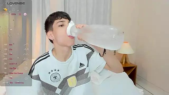 oblivion_deku on StripChat