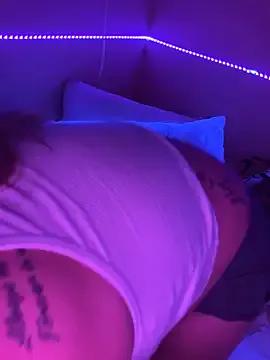OSoTinyyy on StripChat 