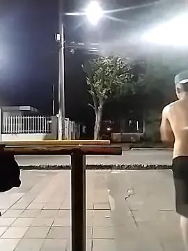 outdoors11 on StripChat