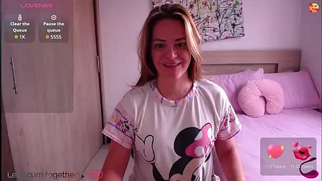 ParisW on StripChat