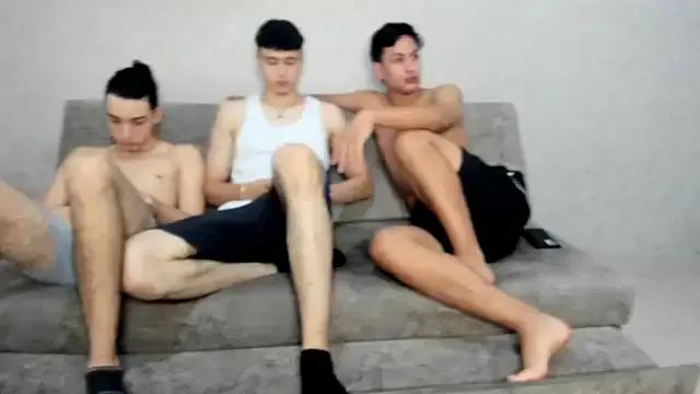 pelusos_mens on StripChat