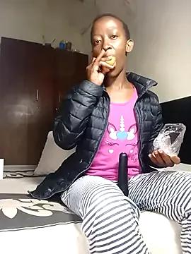 PetiteSquirtQueen on StripChat