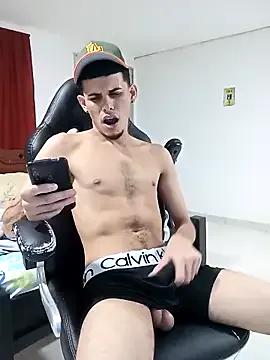 Pingasaboy20 on StripChat
