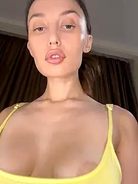 Polli_Kiss on StripChat 