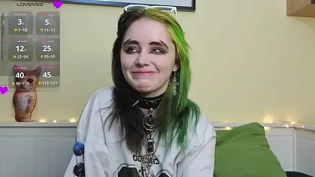PortiaHedge — flash my boobs