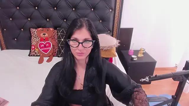 PreciousAillyn on StripChat