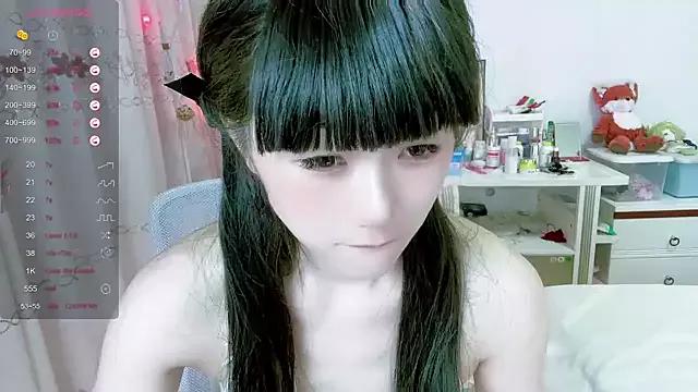 qiqi-669 on StripChat 