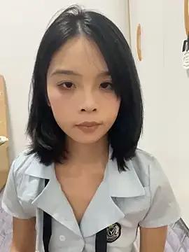 qiqi_x on StripChat 