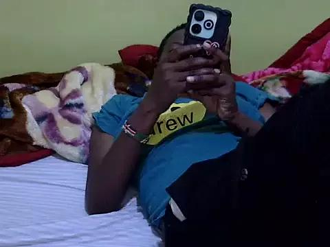 QUEEN-LIZ on StripChat 