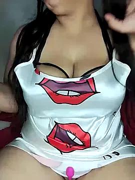 Queen_Curvyy on StripChat 