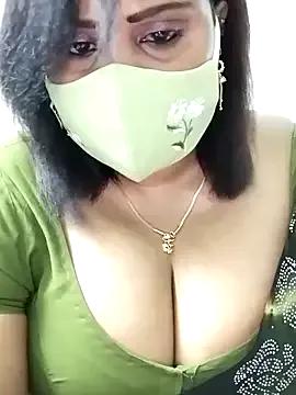 Queenflowerr on StripChat 