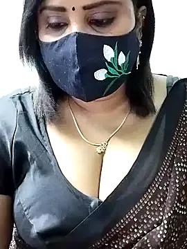 Queenflowerr on StripChat 