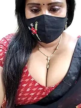 Queenflowerr on StripChat 