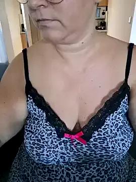queenpeachi on StripChat 
