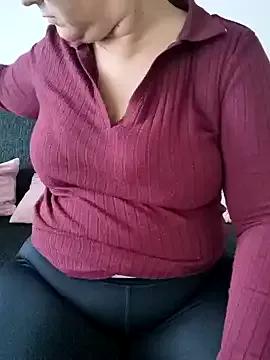 queenpeachi on StripChat 