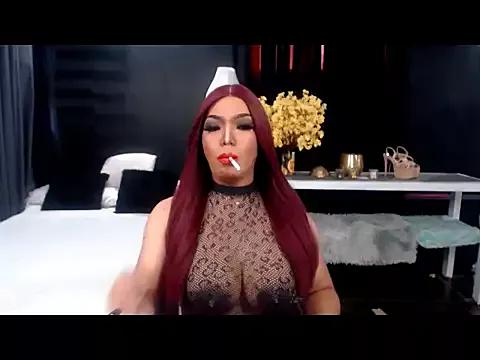 QueenxxLucy on StripChat 