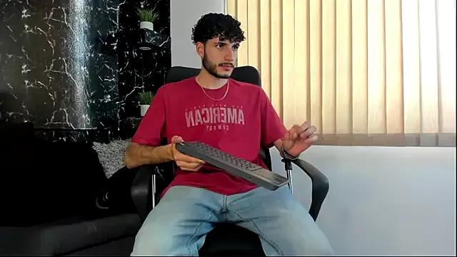 Rafael_Mendezz on StripChat 