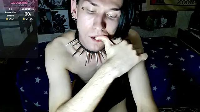 Raven_Torn on StripChat