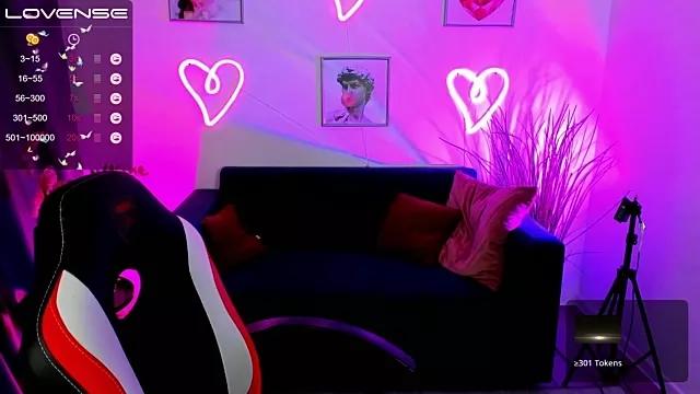 RebeccaMartinez on StripChat 