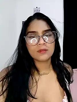 Renata_222 on StripChat