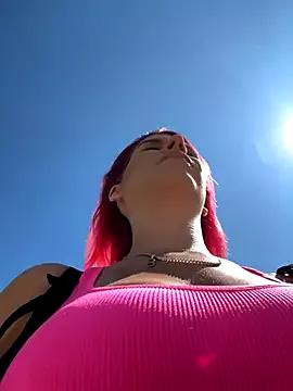 RiriRoseey on StripChat 