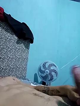 Rodriguess010 on StripChat 