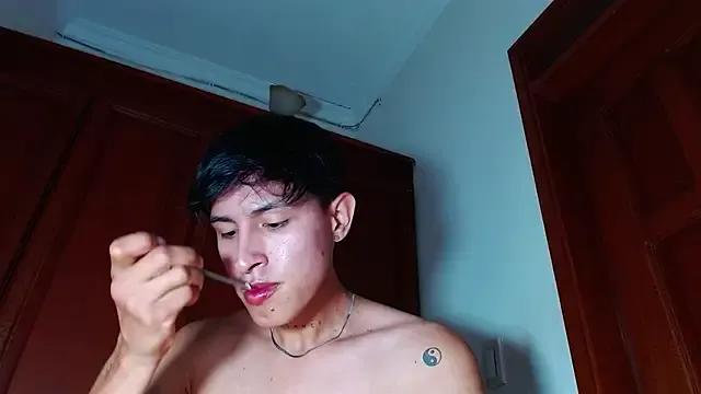 Rowanbigboy on StripChat