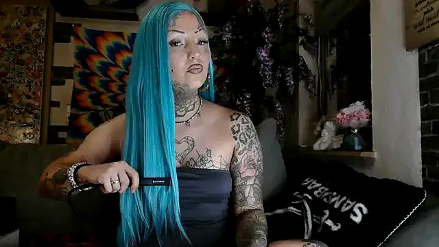 RoxxyInk on StripChat 