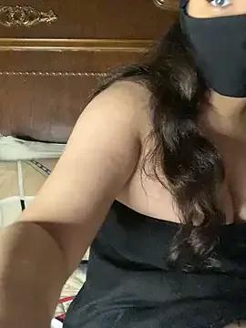 Rozzaa on StripChat 