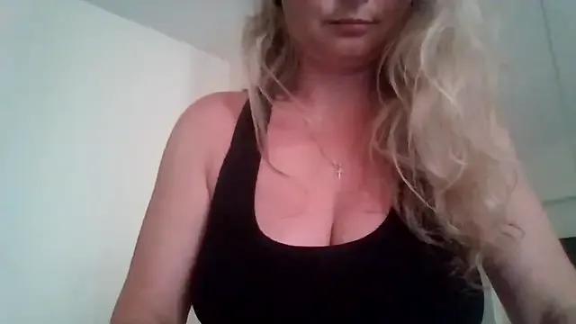 RubiLakros on StripChat