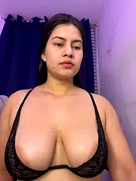 Saanvi21 on StripChat 