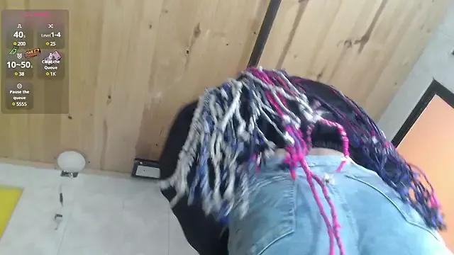 Sally23_ on StripChat 