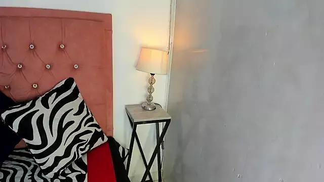 Samantha_Good on StripChat 