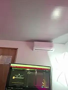 SamanthaDiamonds_ on StripChat 