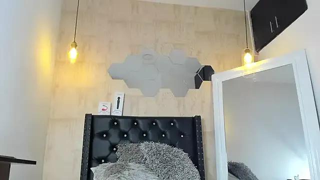 Sara-rider on StripChat 