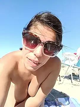 SaRa_4ULoVe on StripChat 