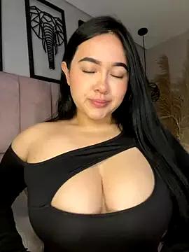 Sara__collins__ on StripChat 