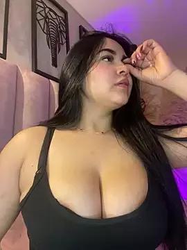 Sara__collins__ on StripChat 
